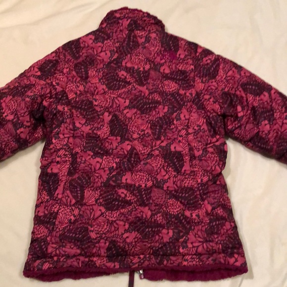 Girls The Northface Reversable Swirl Jacket - Picture 3 of 5